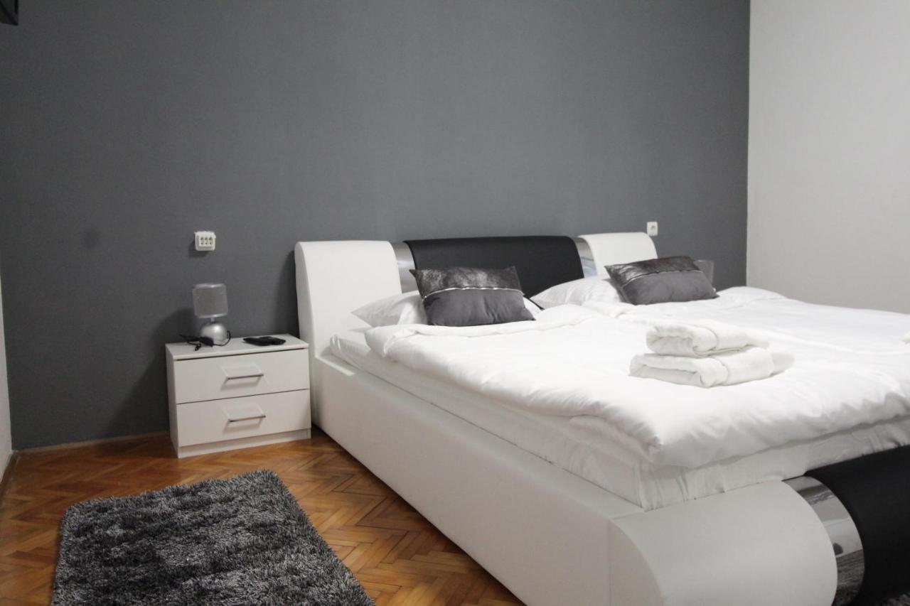 Lejlighed Matijas, 3 Bedroom With Terrace And Parking *