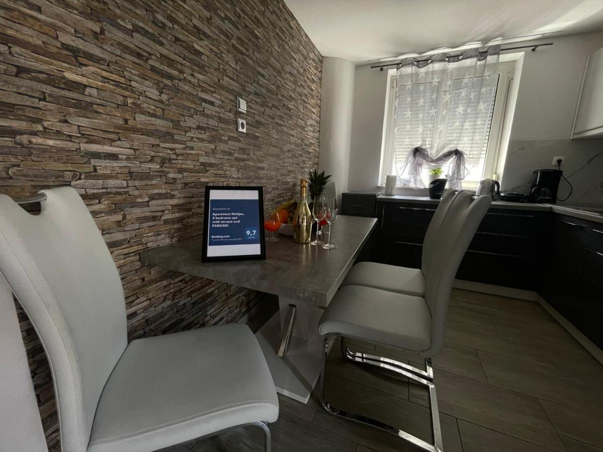 Lejlighed Matijas, 3 Bedroom With Terrace And Parking *